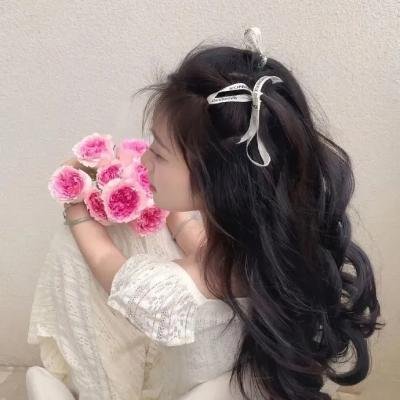 绿衣女子